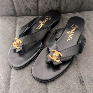 Vintage Chanel Black Leather Sandals 38.5 (Fits 7)